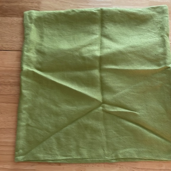 18 inch Pottery Barn Green Textured Fabric Pillow Cover purchased - Picture 2 of 4